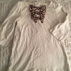 Girls leopard bow top. Size 5.